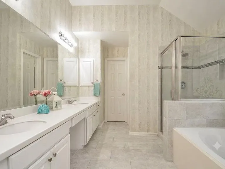 2515 Lansing Cir — Photo 31