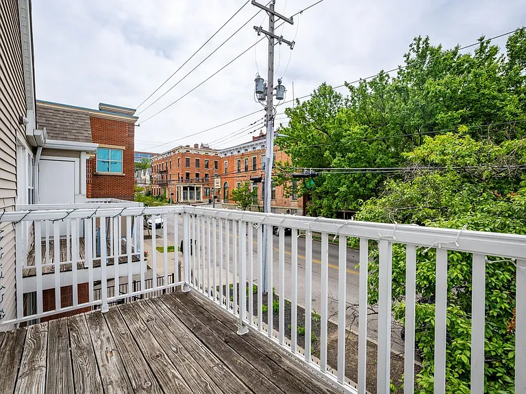 Walk to UC & UC Medical | 1BR/2BR Apartments — Photo 63