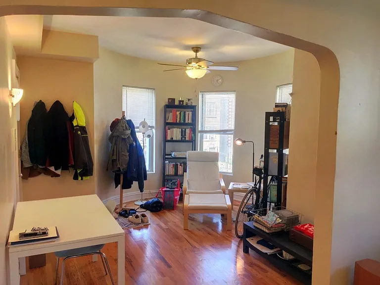 1235 W Winona St #1E — Photo 1