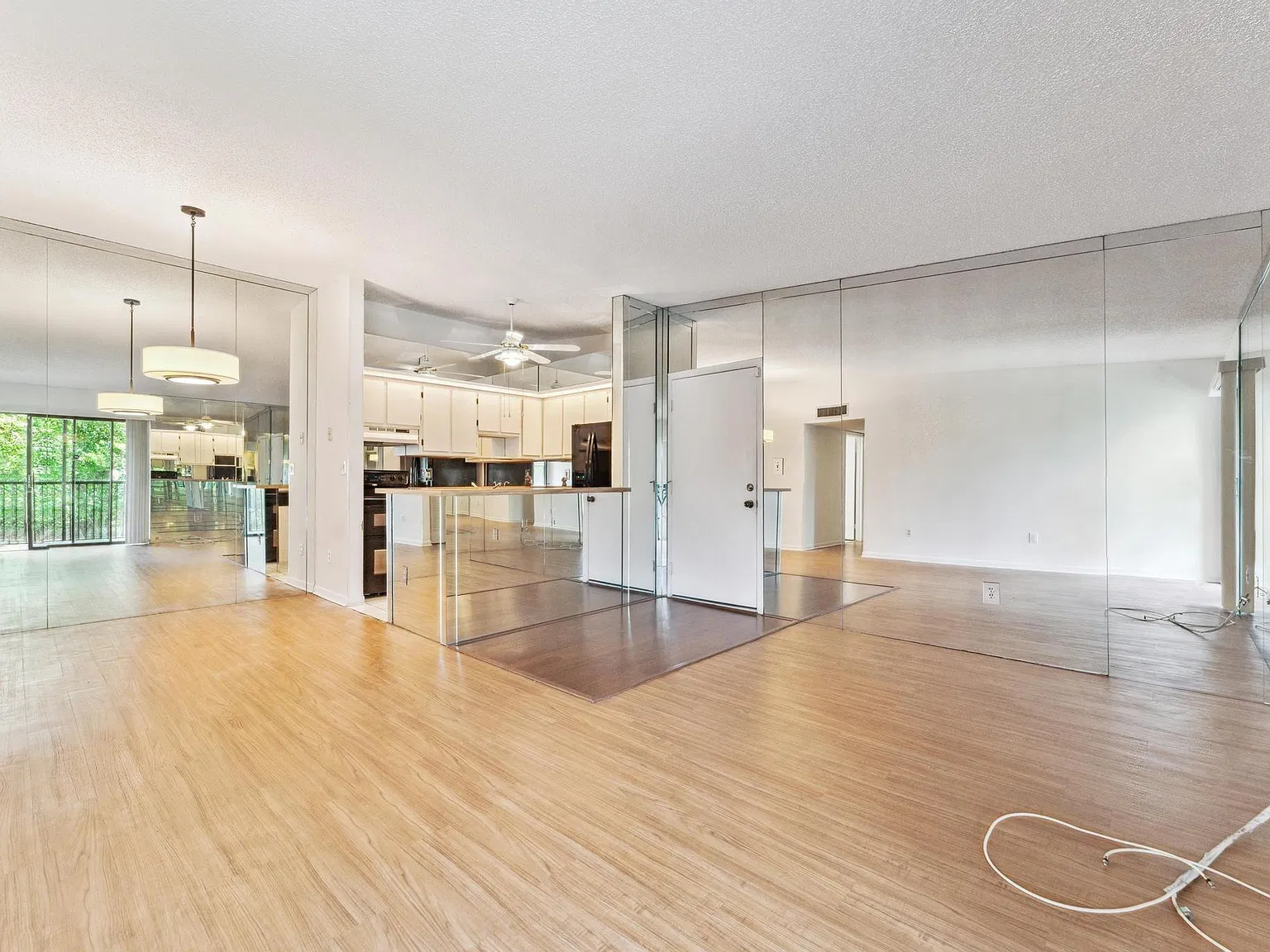 Condominium D Unit 211 Bldg D3 — Photo 2