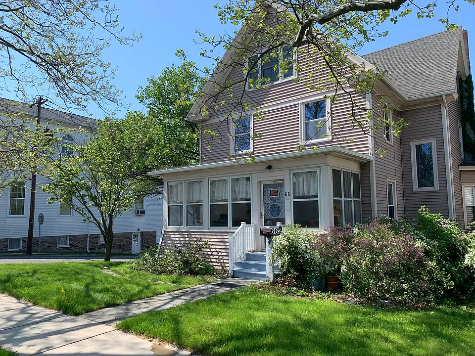66 E Main St