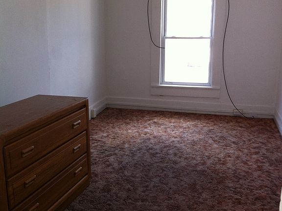 3rd image of 324 1/2 5th Ave