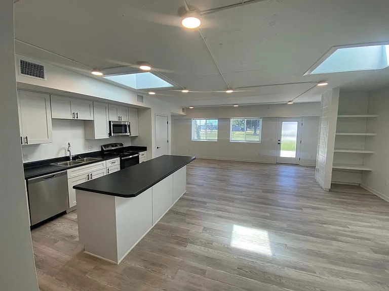 Stoddard Apartments — Photo 4