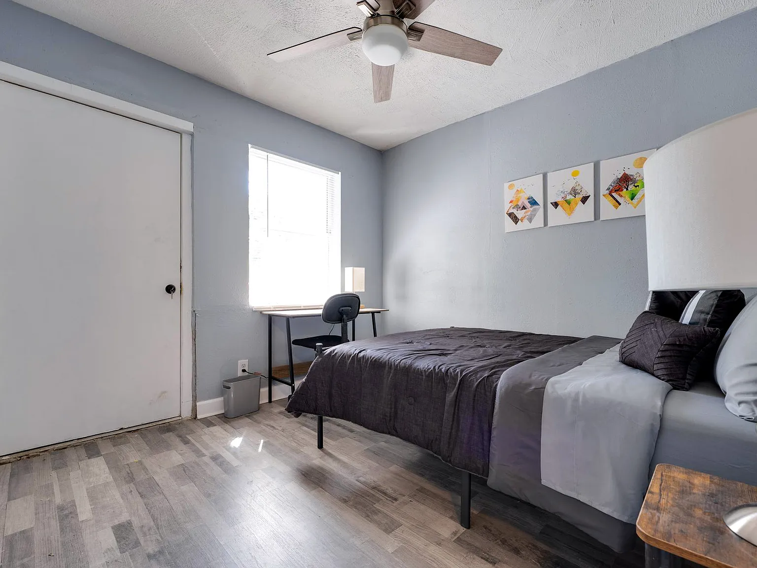 4 bed, 2.0 bath, 2289 sqft, $663 — Photo 2
