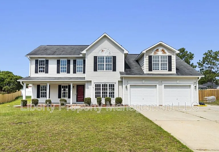 130 Breezewood Dr — Photo 1