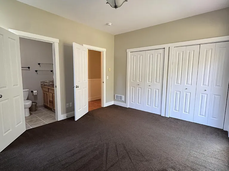 285 Browne St — Photo 24