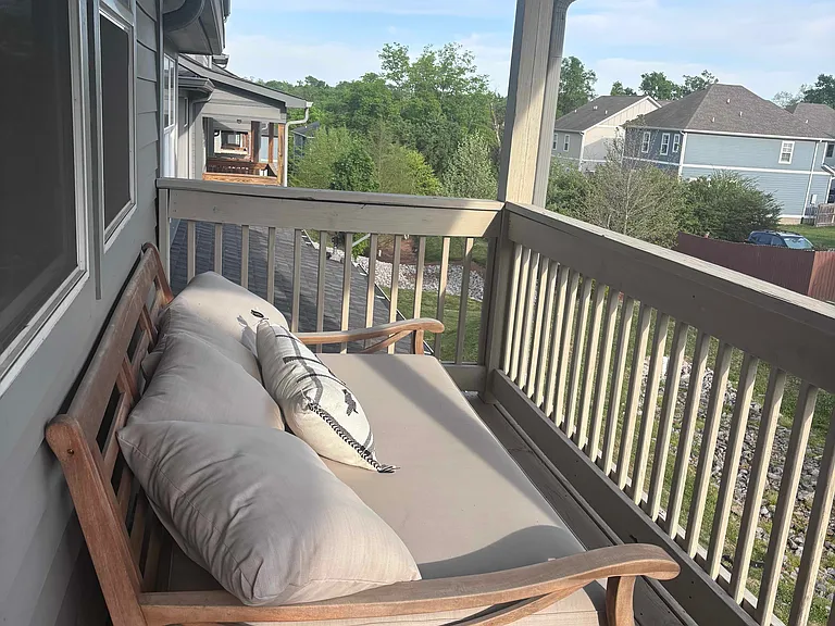 2nd floor balcony