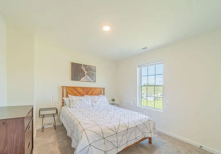 674 N Bedford St — Photo 17