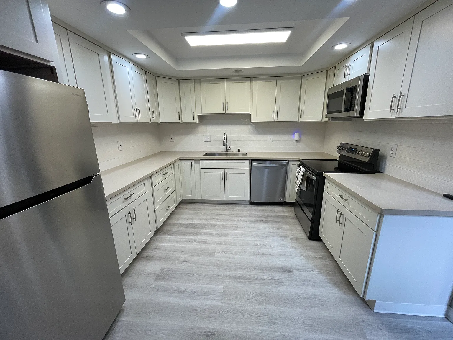 3 bed, 1394 sqft, $4,300 — Photo 4