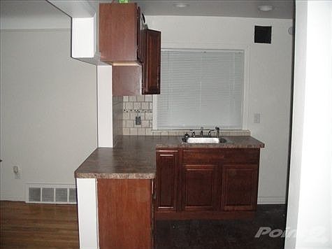 5th image of 10031 W Parkway St