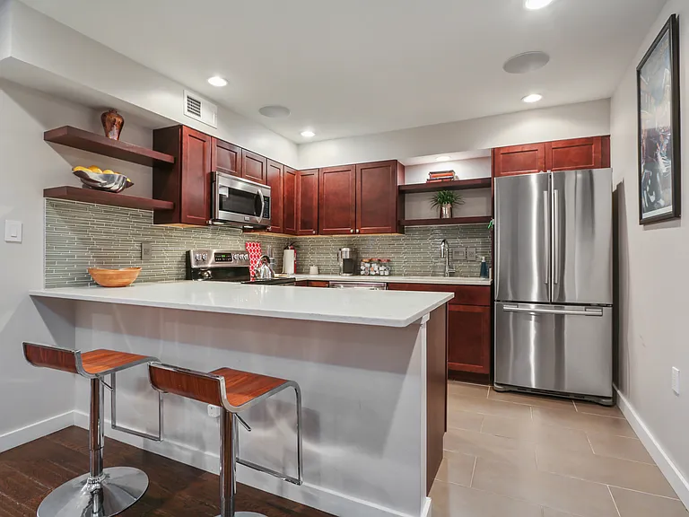 1030 Port St #2 — Photo 11