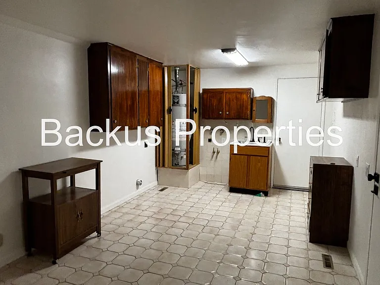 681 Alice St — Photo 10
