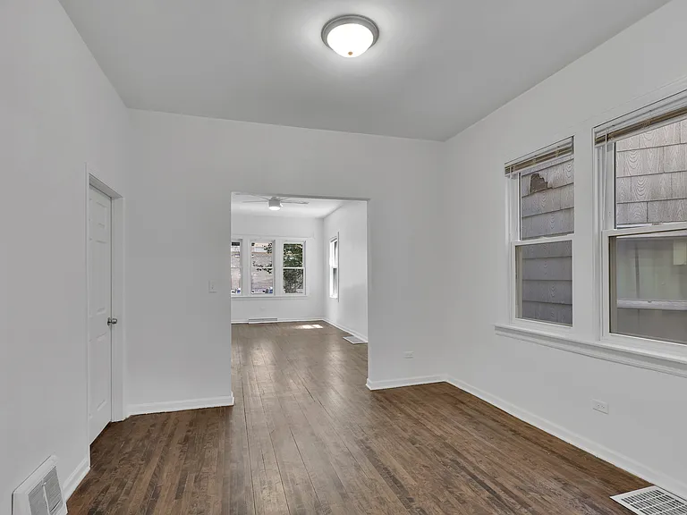 3846 N Troy St #1 — Photo 6
