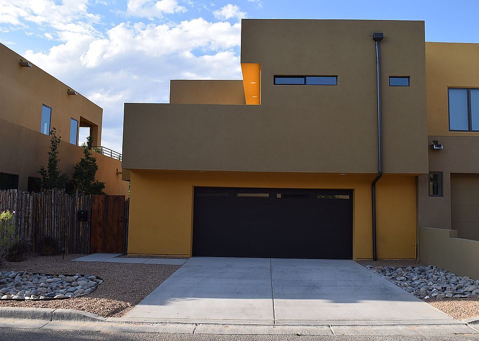 1st image of 927E Alto St