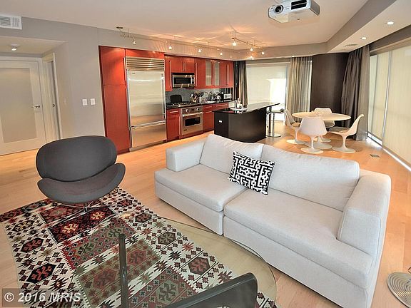 3rd image of 1111 19th St N APT 1507