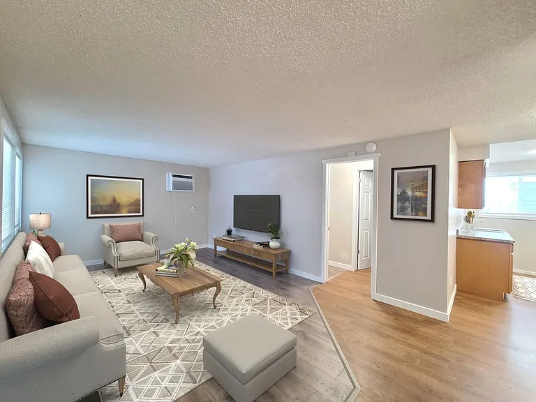 Horizon Apartments — Photo 2