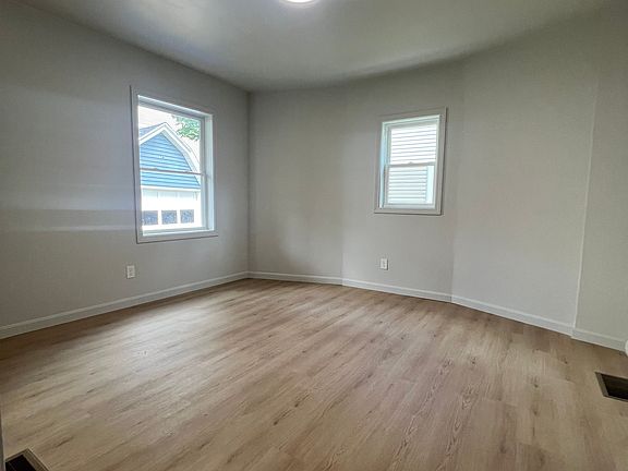 5th image of 37 Cyr St #1