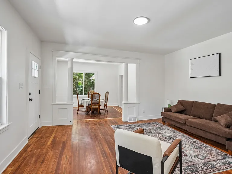 2289 Almira Ave — Photo 6