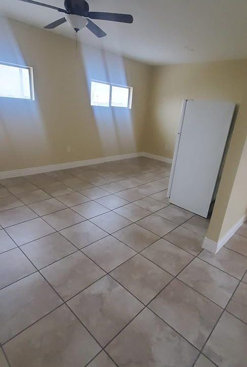2nd image of 2724 Crossview Dr