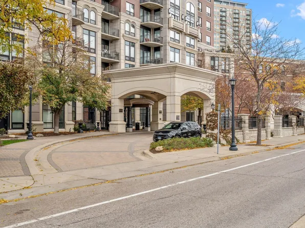 500 E Grant St APT 2406, Minneapolis, MN 55404