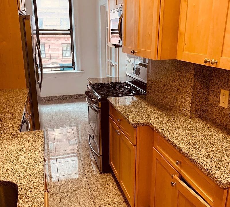 1st image of 175 W 79th St #3C