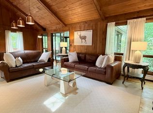 239 Big Fresh Pond Rd, Southampton, NY 11968