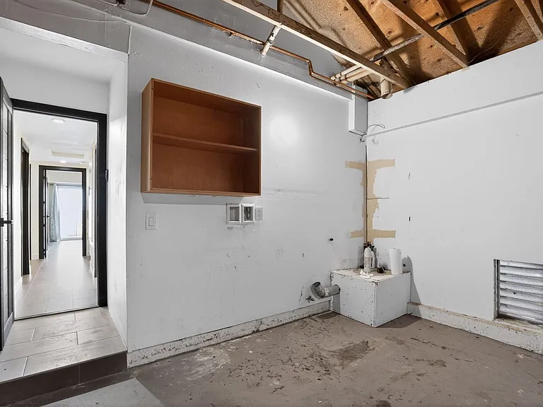 28131 Florence Ln — Photo 26