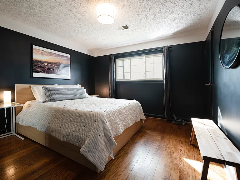 202 S Virginia Ave — Photo 4