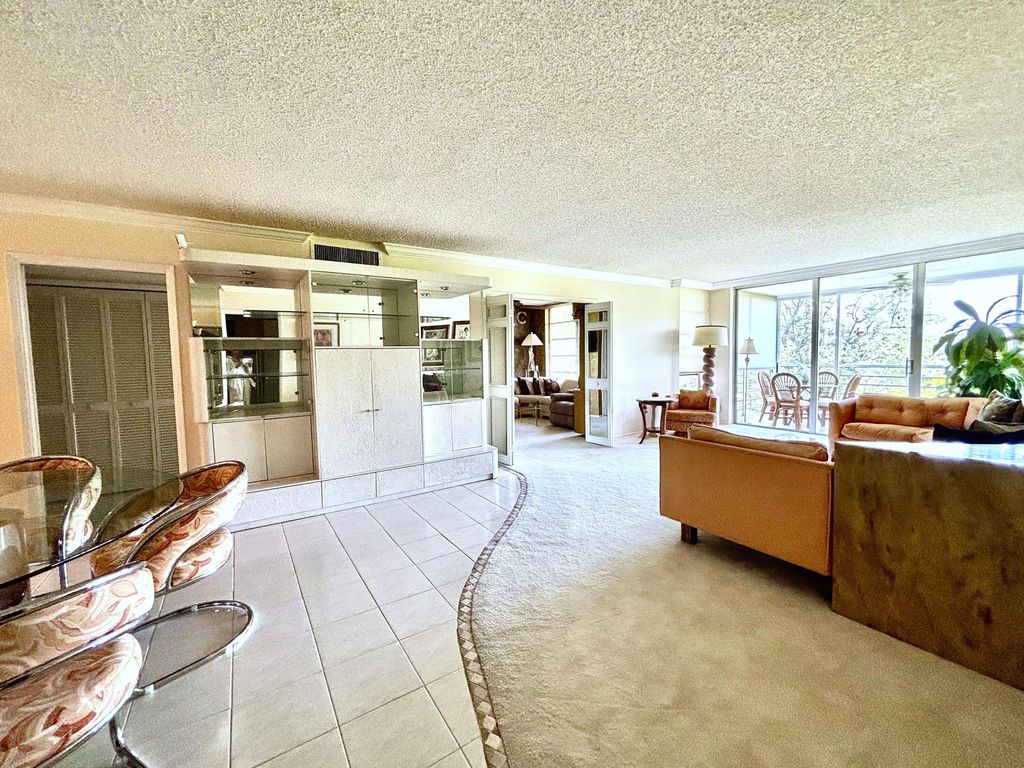 3930 OAKS CLUBHOUSE Drive #506, photo 2