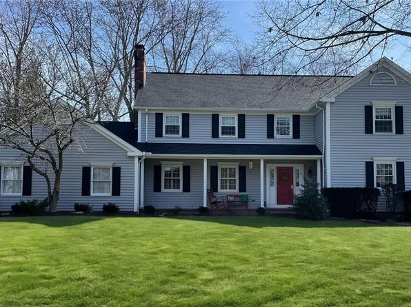 7 Pinewood Ln, Hudson, OH 44236