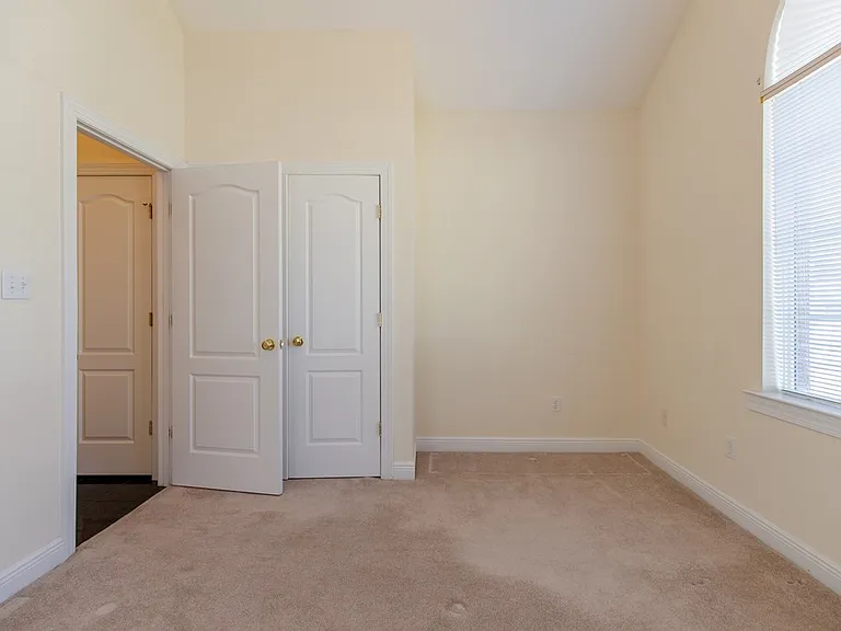 3513 Belmont Cir — Photo 18