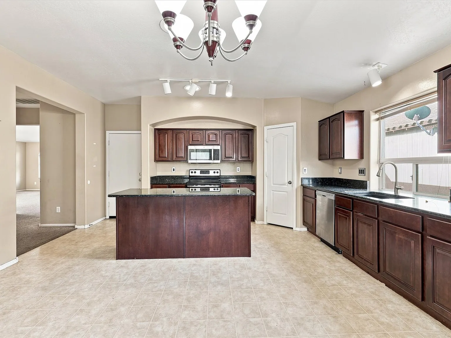 20 West Cooper Canyon Road — Photo 2