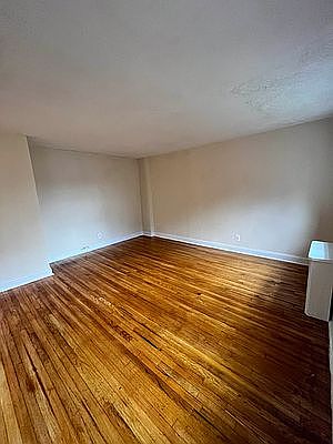 2nd image of 21-17 Shore Blvd #4