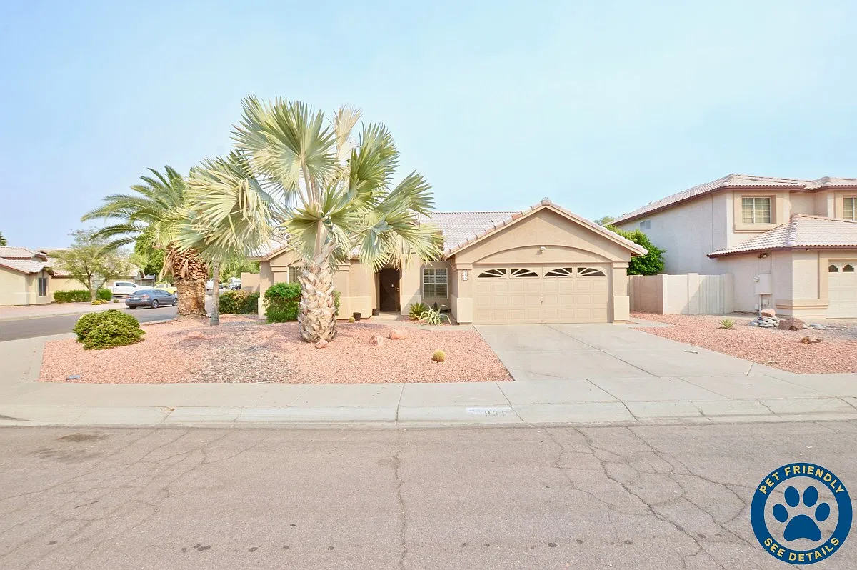 3 bed, 2.0 bath, 1613 sqft, $2,549 — Photo 1