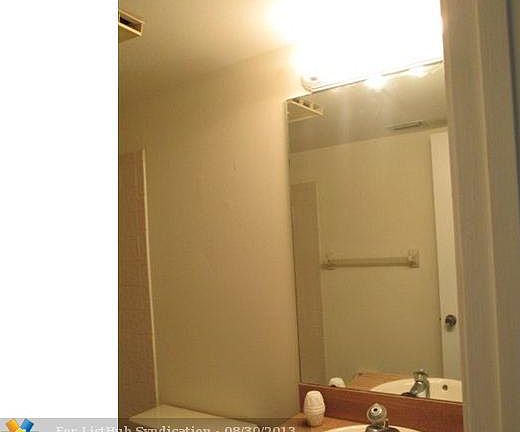 4th image of 832 Twin Lakes Dr #18-G