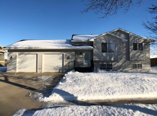 1617 Cardinal Dr, Brookings, SD 57006