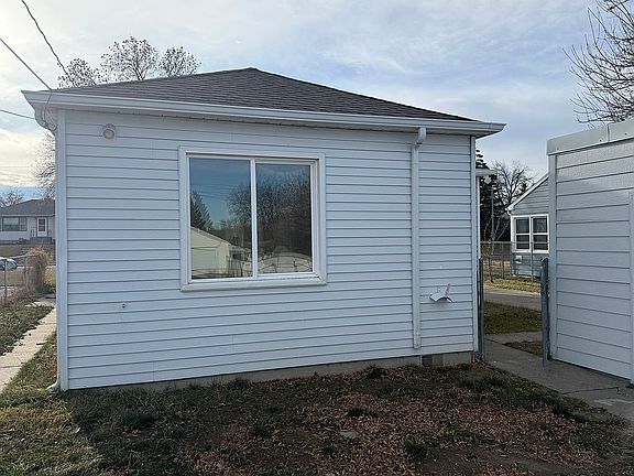 5th image of 2409 8th Ave S
