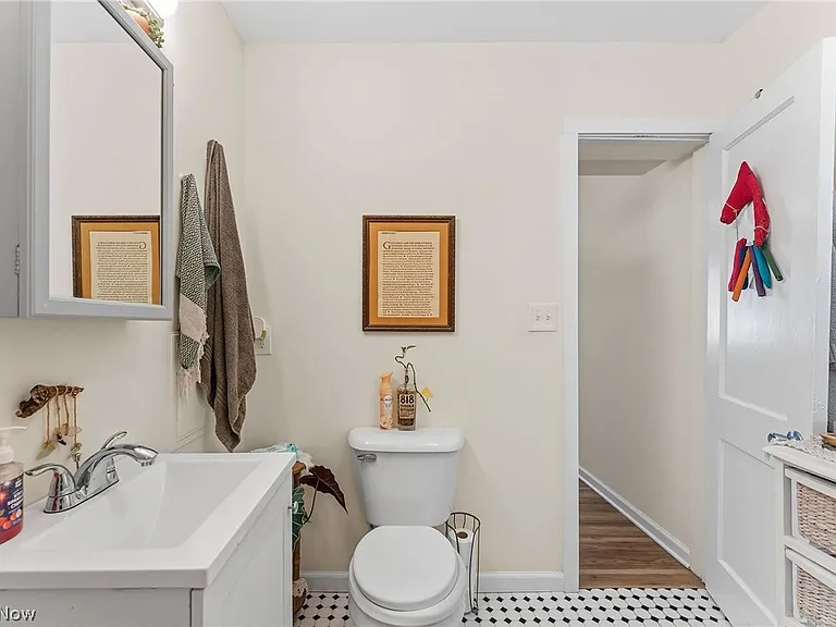 220 Morton Rd — Photo 15