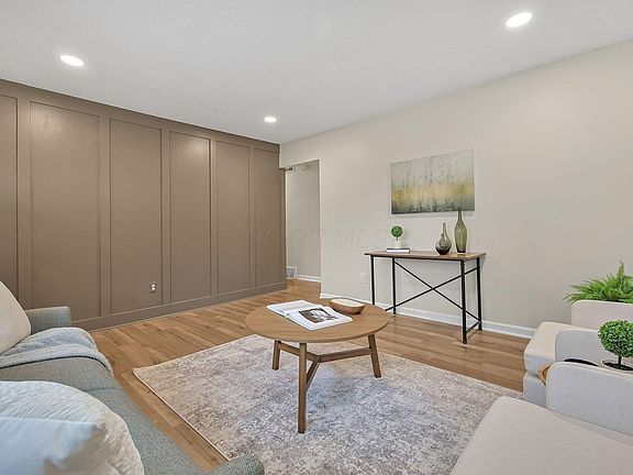 3rd image of 5366 Adderley Ave