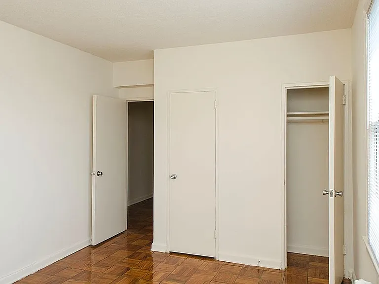 Park Crest Apartments — Photo 5