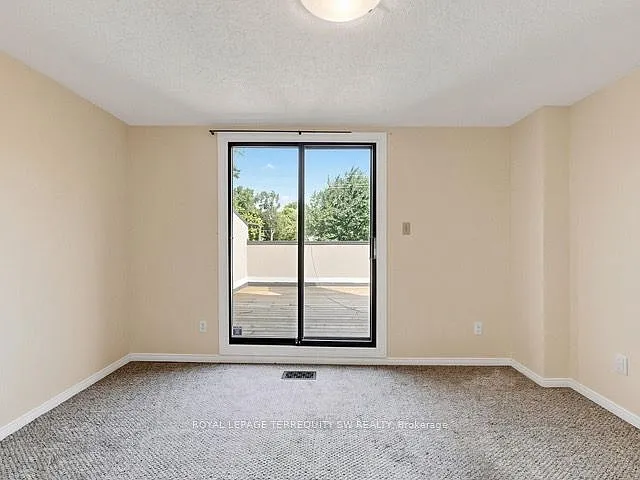 601 Roehampton Ave — Photo 12