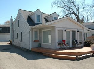 1470 Maxfield Rd, Brighton, MI 48114