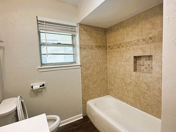 2nd image of 621 Kiowa Cir