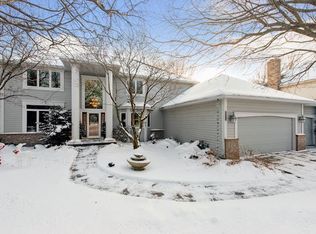 9331 Cambridge Rd, Woodbury, MN 55125