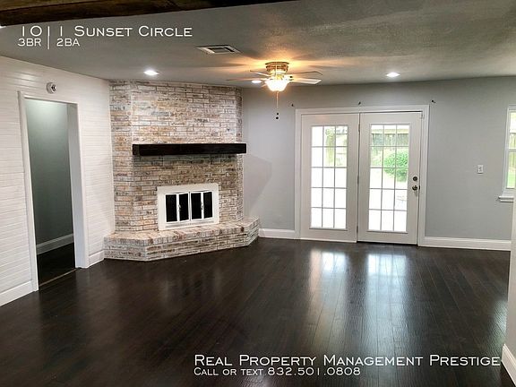 3rd image of 1011 Sunset Cir