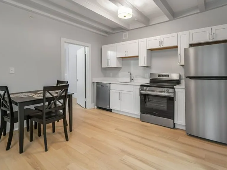 504 Stewart Ave — Photo 318