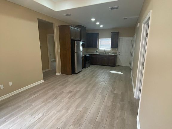 4th image of 1100 W La Pointe Ave #4