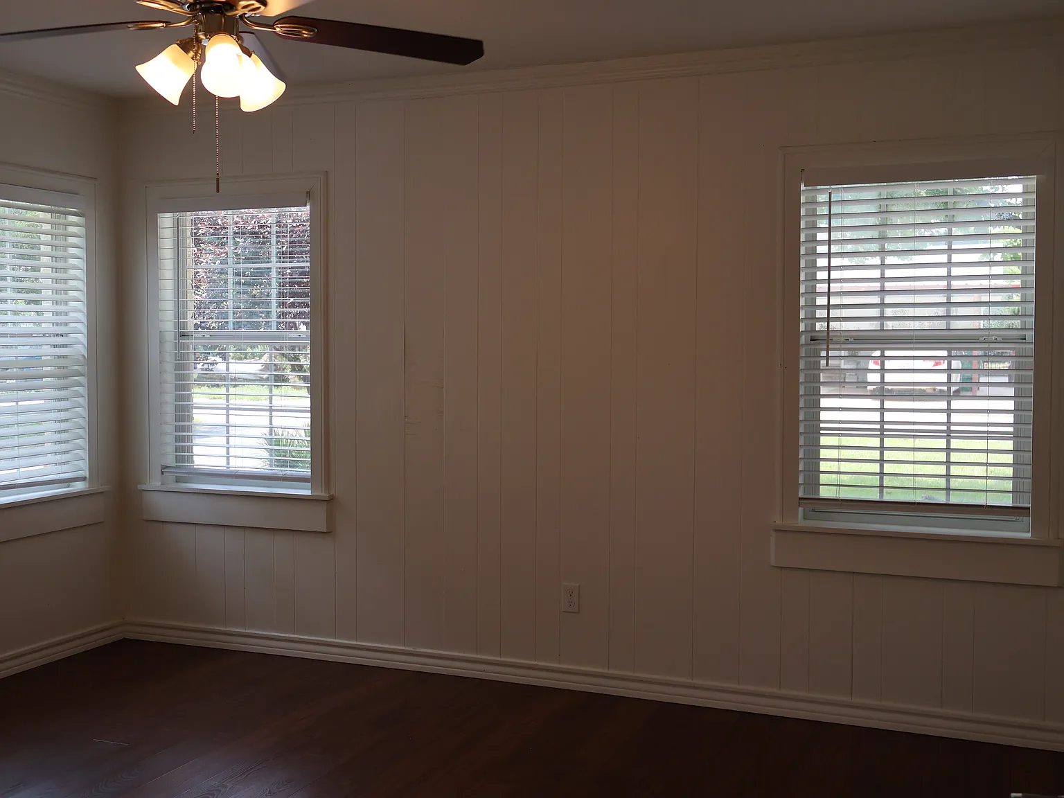 3 bed, 1.5 bath, 1838 sqft, $1,900 — Photo 4
