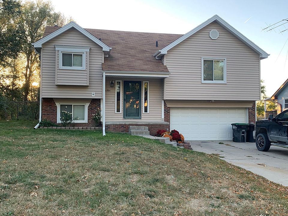 1st image of 6704 S 153rd Cir