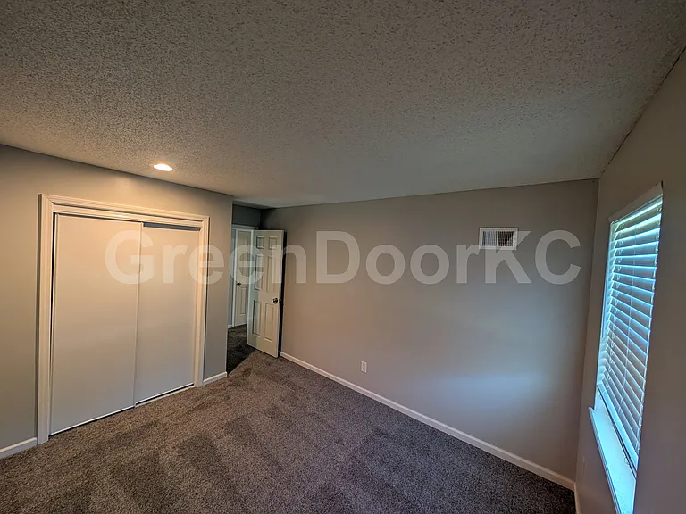 16520 W 141st St — Photo 15